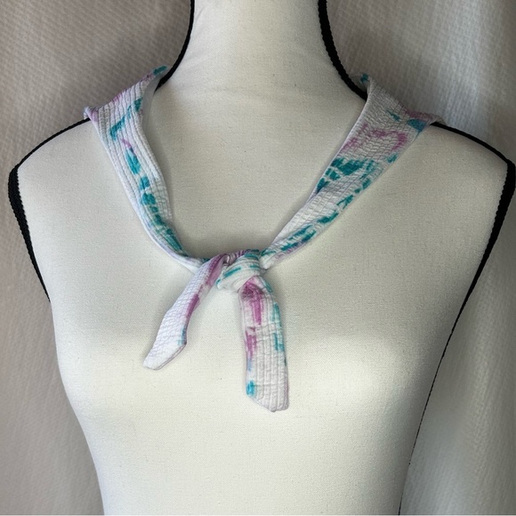 BECCA Multicolor Tie-Dye Bikini Top - Picture 4 of 5